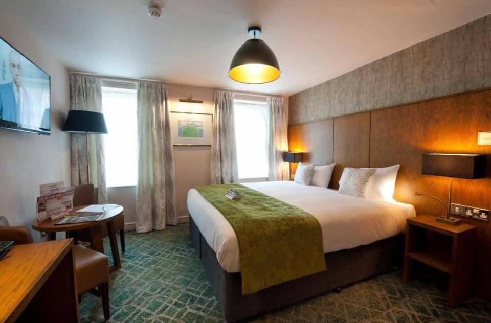 The George Hotel Wetherspoon Брекън Екстериор снимка
